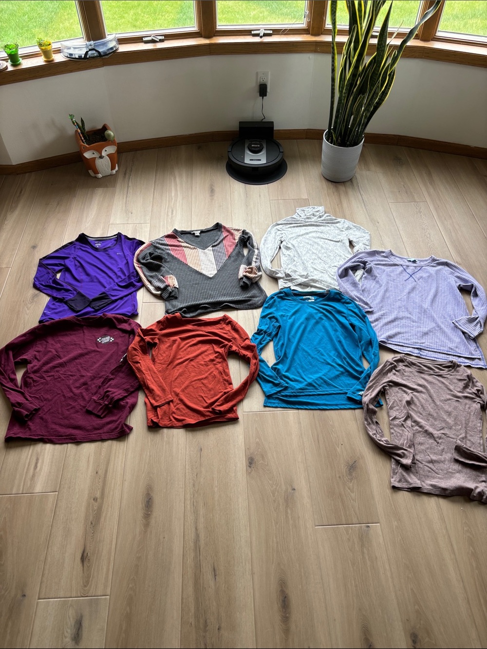 💚8 size medium women’s tops💚